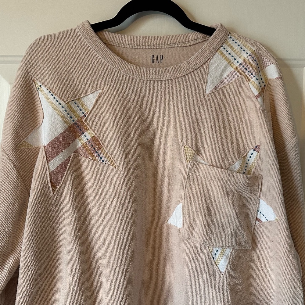 GAP Women's Light Pink Star Pattern Sweater (Upcycled)